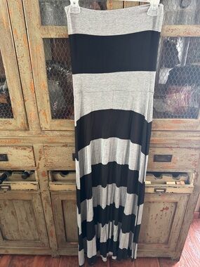 GAP Strapless Maxi Dress in Black and Gray